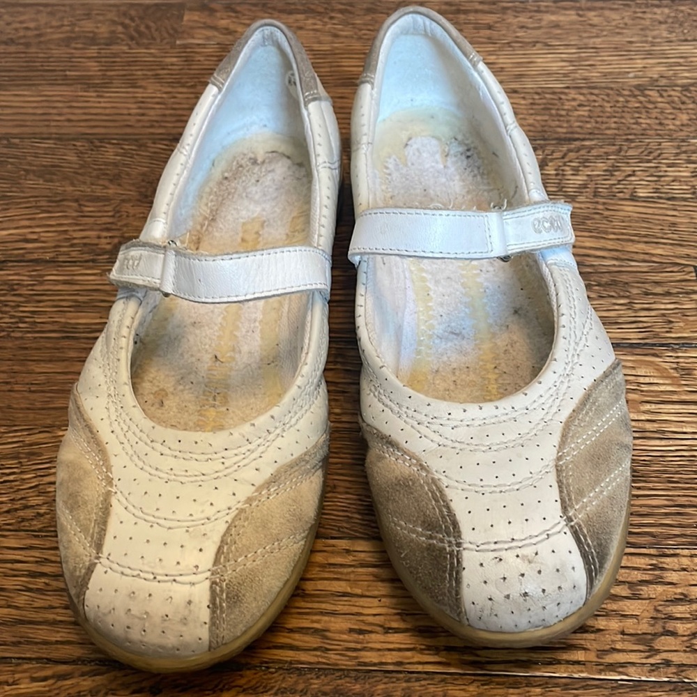 Ecco Mary Jane Style Runners